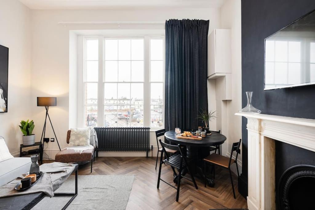 High End Free Parking Wifi Balcony Ensuite Cheltenham Zewnętrze zdjęcie