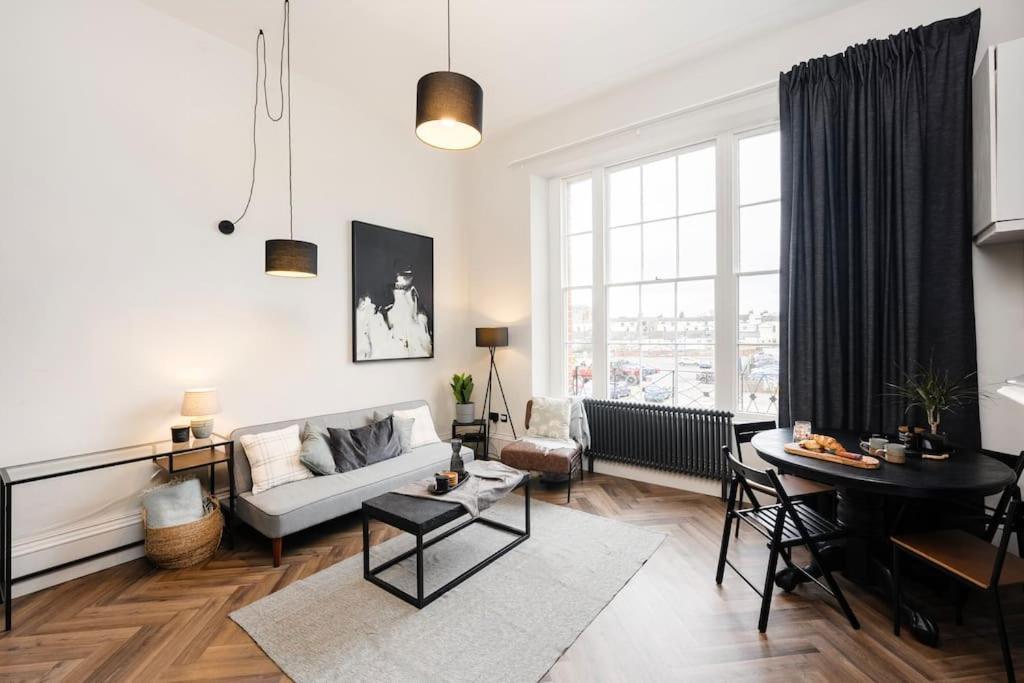 High End Free Parking Wifi Balcony Ensuite Cheltenham Zewnętrze zdjęcie